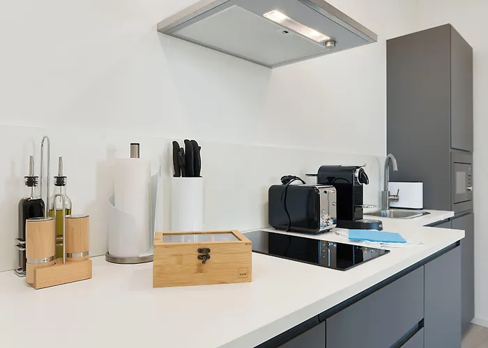 Bright Angoulemeplatz 4*